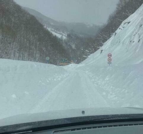 В Кударском ущелье Южной Осетии расчистили от снега дороги ко всем населенным пунктам, кроме села Коз