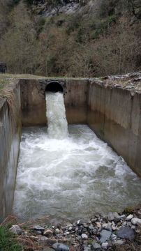 Авария произошла на снабжающем Цхинвал водоводе, отключена часть водозаборов