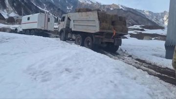 Специалисты поисково-спасательного отряда с. В. Рук оказали содействие в буксировке транспортного средства водителю КамАЗа