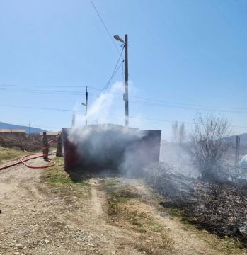 Пожарные ликвидировали возгорание гаража в микрорайоне Солнечный - МЧС Южной Осетии