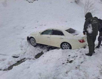 ДТП в Рук: водитель не справился с управлением, и машина съехала с дороги