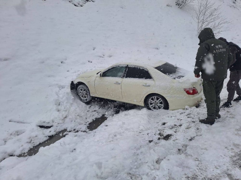 В с. Рук Дзауского района водитель не справился с управлением, в результате чего транспортное средство съехало с проезжей части