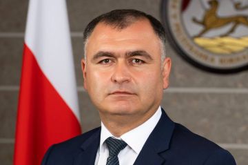 Президент Алан Гаглоев поздравил сограждан с Днем весны и труда