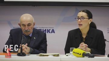 Презентация книги, которую мы провели сегодня в Комитете информации и печати с коллегами, – это плод серьезной работы команды профессионалов