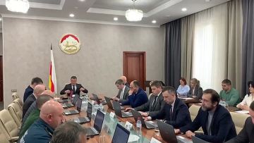 В Цхинвале проходит заседание правительства