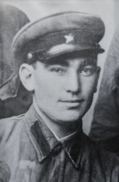 Георгий Иванович Беруашвили (Беруаты) родился в 1916 году в селе Еред Цхинвальского района Южной Осетии