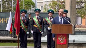 Эстафета Победы – символ единства и памяти о героизме советского народа, – отметил Посол России в Южной Осетии Марат Кулахметов на торжественном мероприятии, посвященном акции