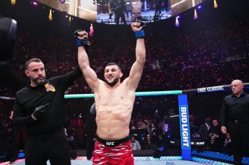 И снова нокаут: Азамат Бекоев выиграл второй бой в UFC