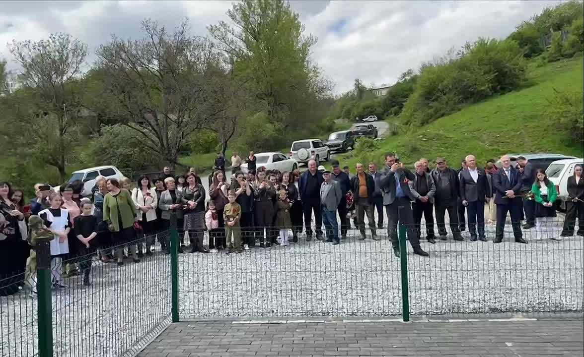 В селе Хслеб Дзауского района состоялось торжественное открытие памятника сельчанам – участникам ВОВ