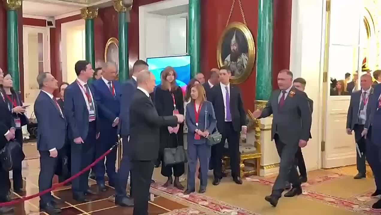 Праздничный концерт и обед от имени Президента Российской Федерации в Кремле завершились
