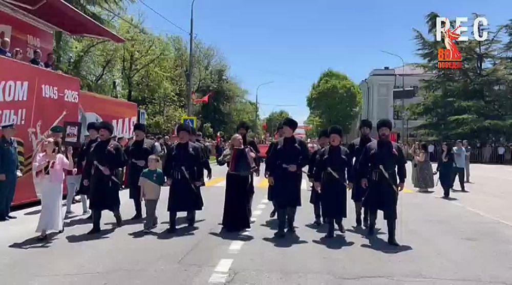 #ДеньПобеды Парад Победы в Цхинвале