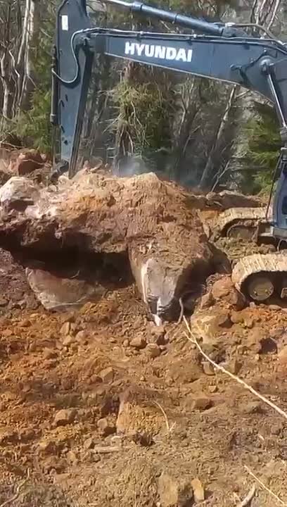 Специалисты ГУП «Водоканал» Южной Осетии приступили к работам по восстановлению аварийных участков магистрального водовода Эдис-Цхинвал