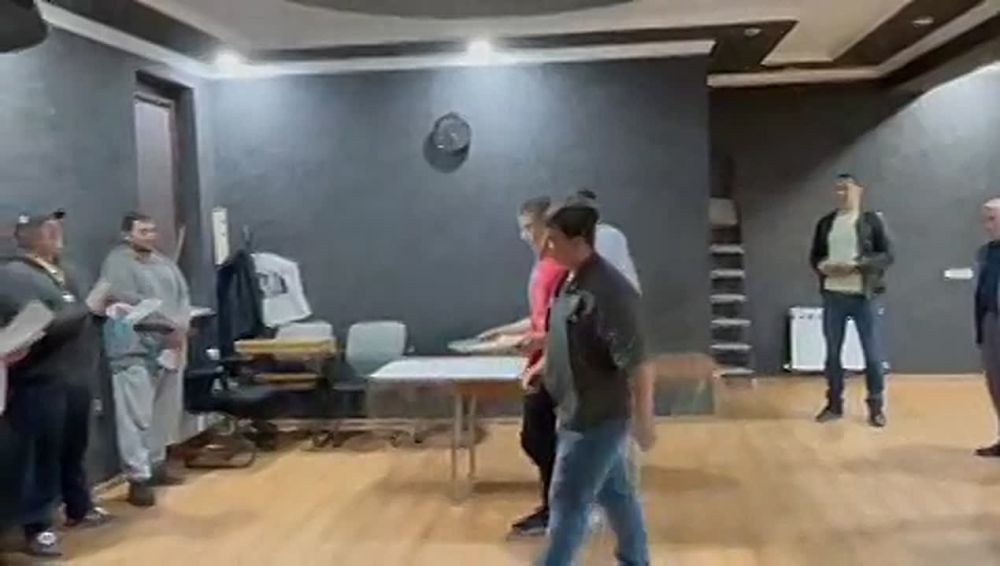 В бильярдном клубе «Альянс» в Цхинвале состоялся открытый турнир по комбинированной пирамиде («Сибирка»), посвященный 80-летию Дня Победы