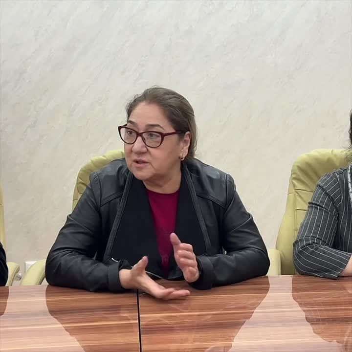 "Без разницы — юг или север, мы один народ": председатель комитета "Матери Беслана" Сусанна Дудиева на встрече с президентом Аланом Гаглоевым