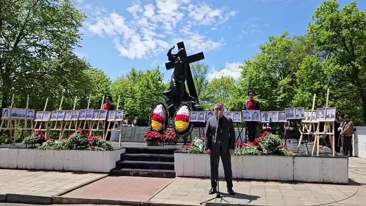 "Враг не мог насытиться кровью" - Алан Гаглоев на траурном митинге посвященном Зарской трагедии