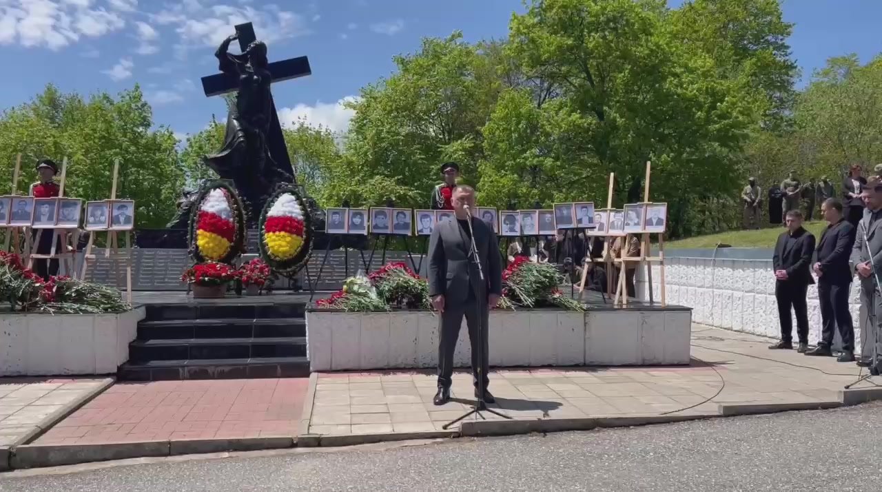 К участникам митинга обратился президент Алан Гаглоев