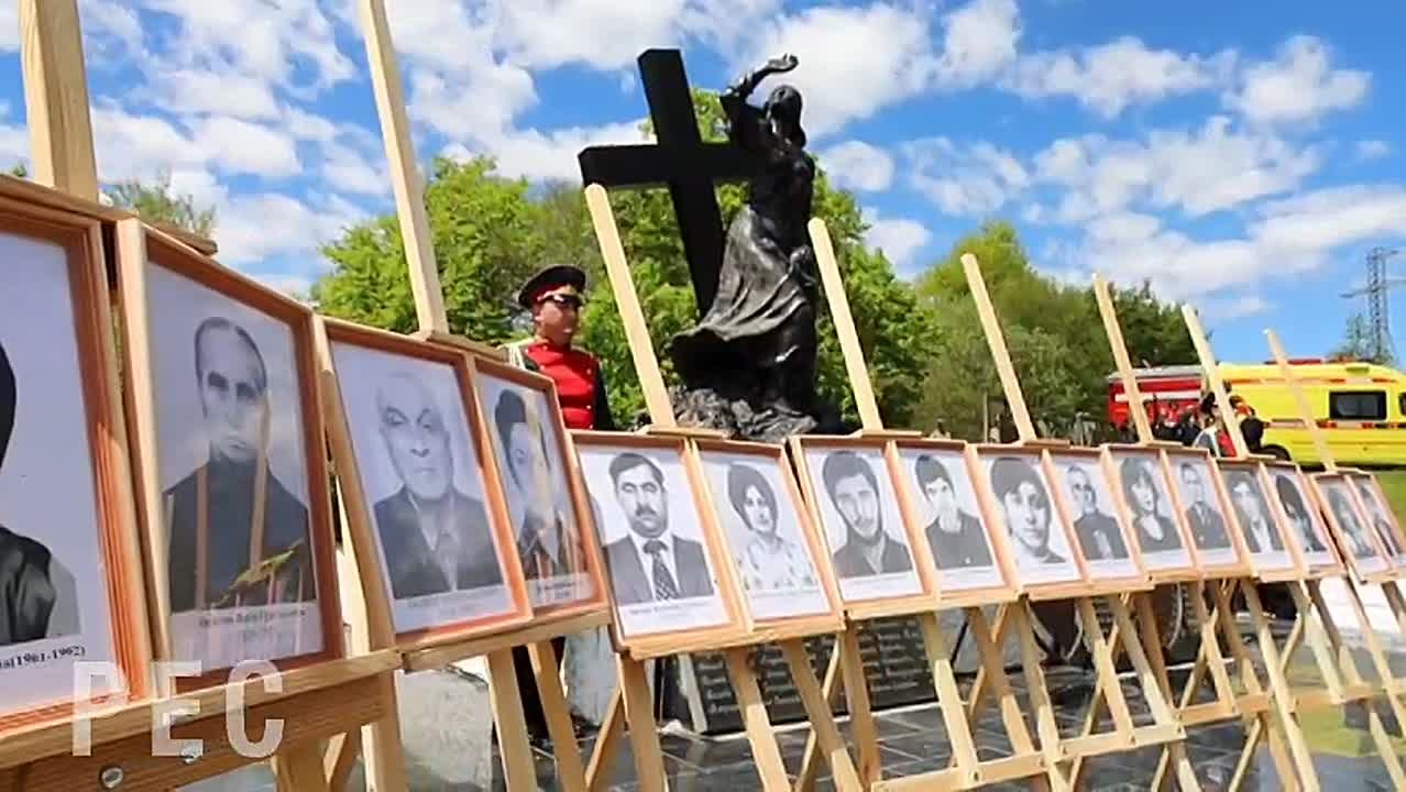 В Южной Осетии почтили память жертв Зарской трагедии