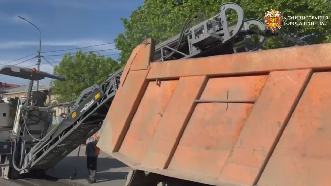 В Цхинвале подходит к завершению ямочный ремонт и обновление дорожной разметки