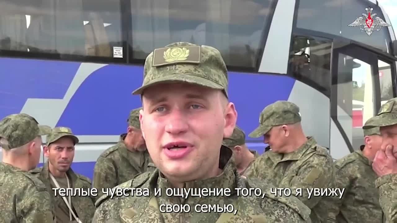Минобороны РФ: 270 военных и 120 гражданских лиц вернулись в Россию в рамках обмена, о котором Москва и Киев договорились в Стамбуле