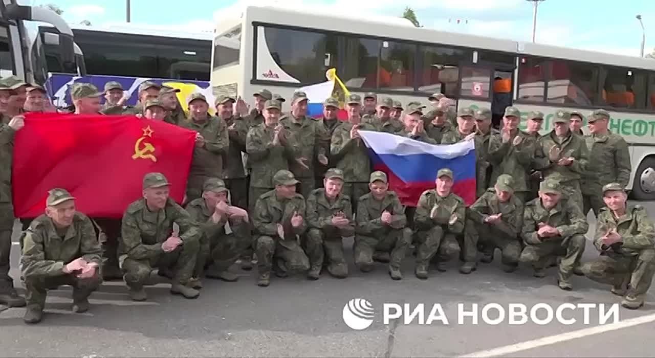 Первые кадры вернувшихся из украинского плена российских военных