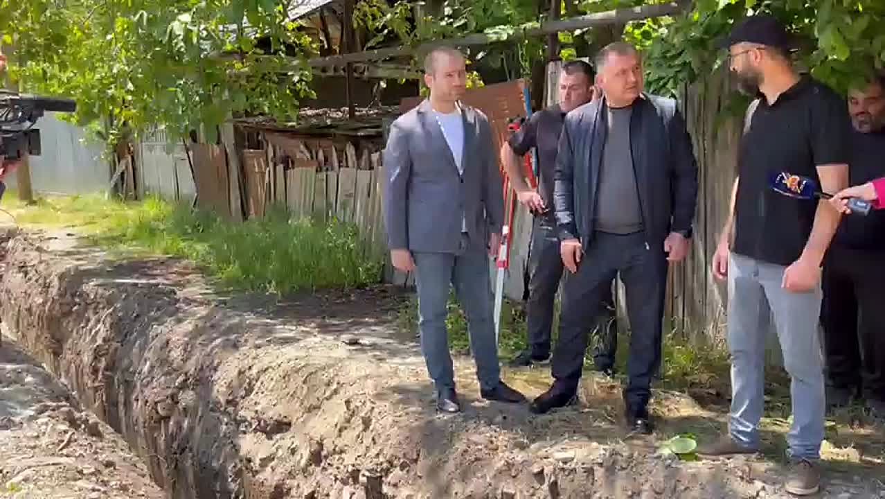 Глава государства Алан Гаглоев инспектирует улицы столицы, строящиеся в рамках инвестпрограммы