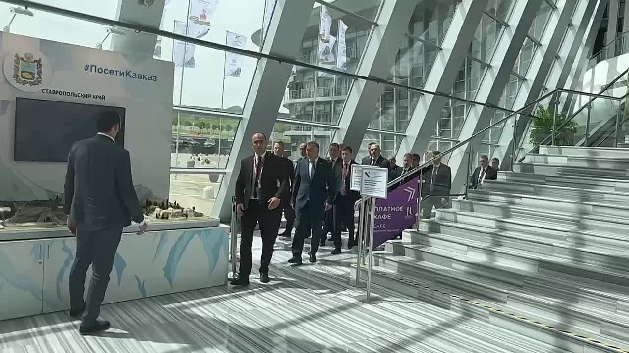 Делегация Южной Осетии во главе с президентом Аланом Гаглоевым прибыла на площадку «Минводы Экспо»