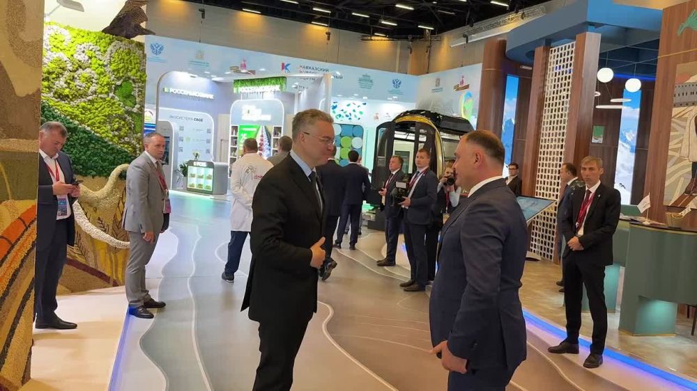Президент Южной Осетии Алан Гаглоев поблагодарил губернатора Ставропольского края Владимира Владимирова за теплый прием