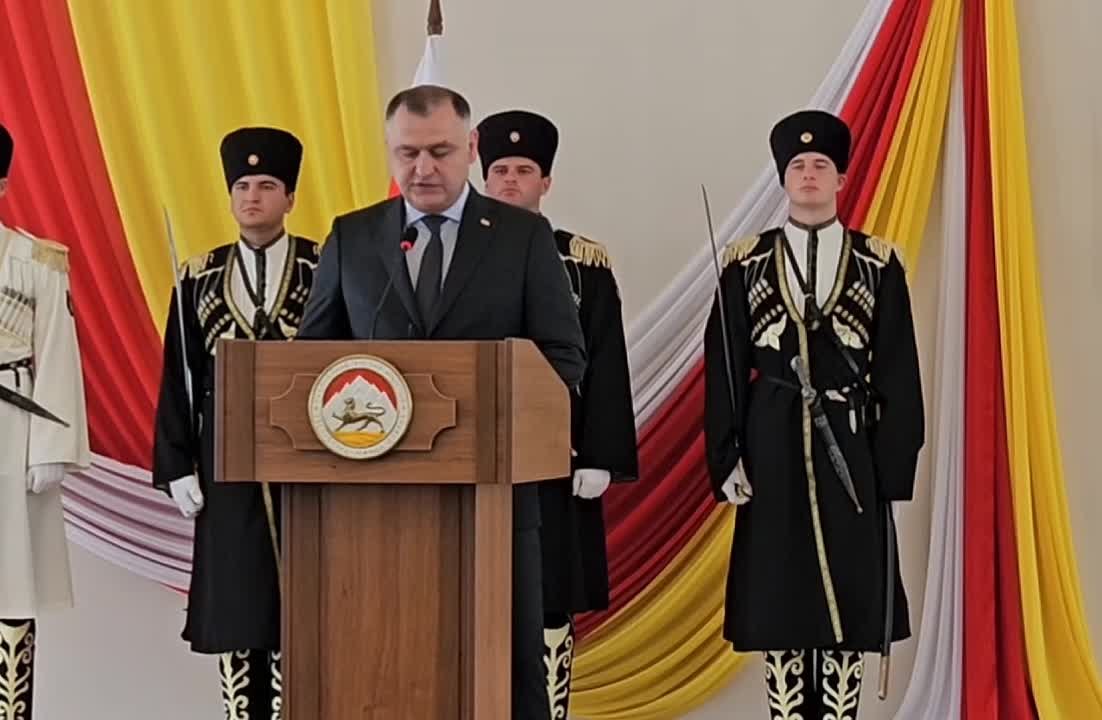 За прошедшие 33 года Южная Осетия прошла сложный, но достойный путь, добившись значительных успехов в государственном строительстве, создании эффективных институтов власти, укреплении обороноспособности - Алан Гаглоев