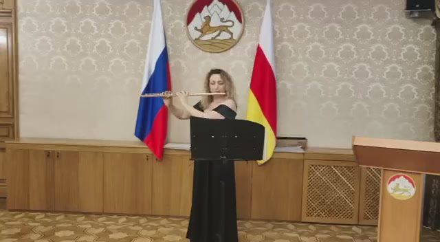 В представительстве Северной Осетии в Москве прошел концерт всемирно известной флейтистки Моники Мороне