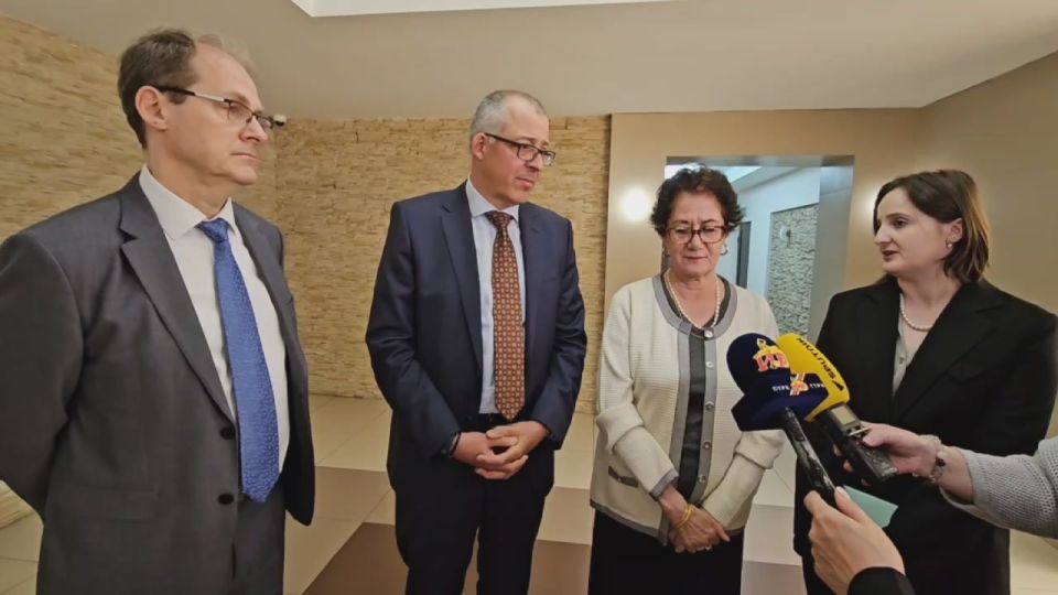 Ни в одном другом мирном процессе не участвуют сразу три международные организации, заявила представитель ОБСЕ Джихан Султаноглу