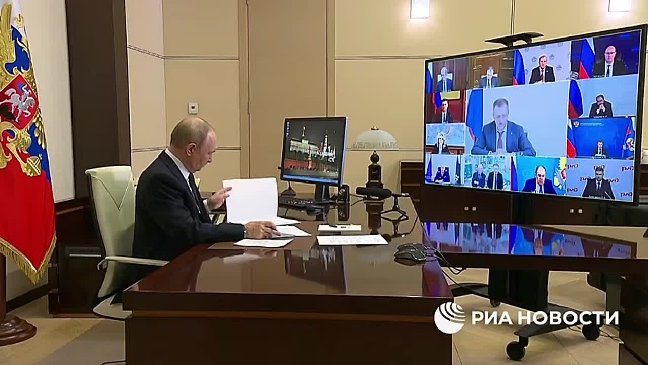 Киев на переговорах в Стамбуле подтвердил свои позиции - начать с 30-дневного прекращения огня и использовать его для подготовки саммита, отметил помощник президента РФ Владимир Мединский
