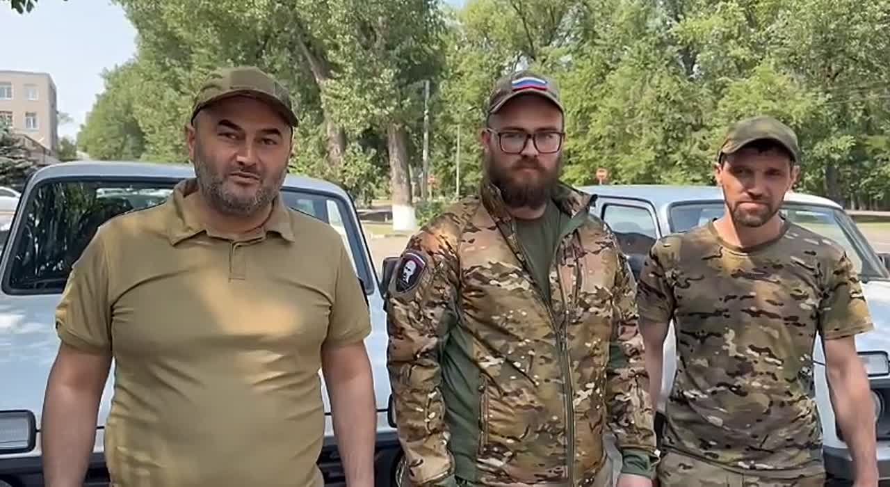 В помощь героям: Алан Гаглоев передал подразделениям в СВО 10 автомобилей «Нива»