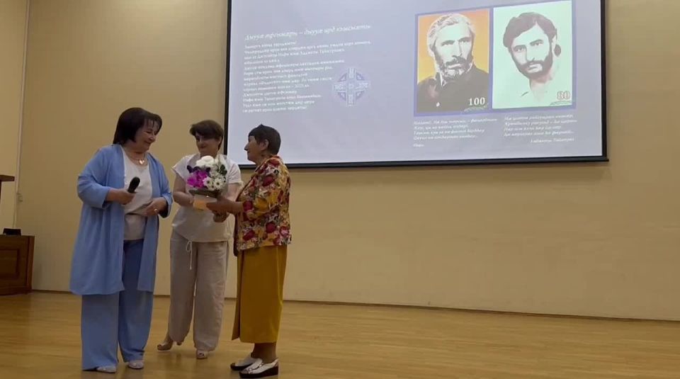 В ЮОГУ проходит торжественная церемония награждения участников литературного конкурса журнала «Фидиуаг», посвященного памяти  Нафи Джусойты и  Таймураза Хаджеты