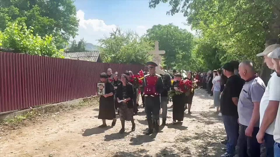 В Южной Осетии в последний путь проводили жителя села Корнис Знаурского района Алана Плиева (Арс), погибшего от полученных ранений при выполнении боевой задачи в зоне СВО