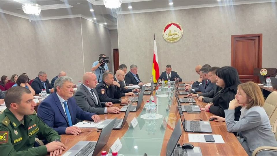 В Цхинвале проходит заседание правительства Южной Осетии