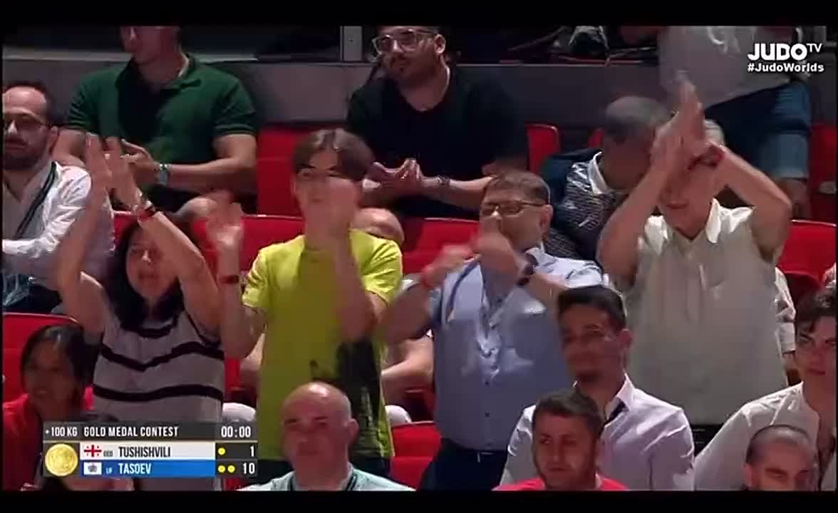Достоин самой высокой награды: Путин поздравил Инала Тасоева с победой на Чемпионате Мира