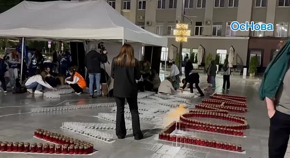На площади Свободы проходят последние приготовления к памятной акции "Огненные картины войны"