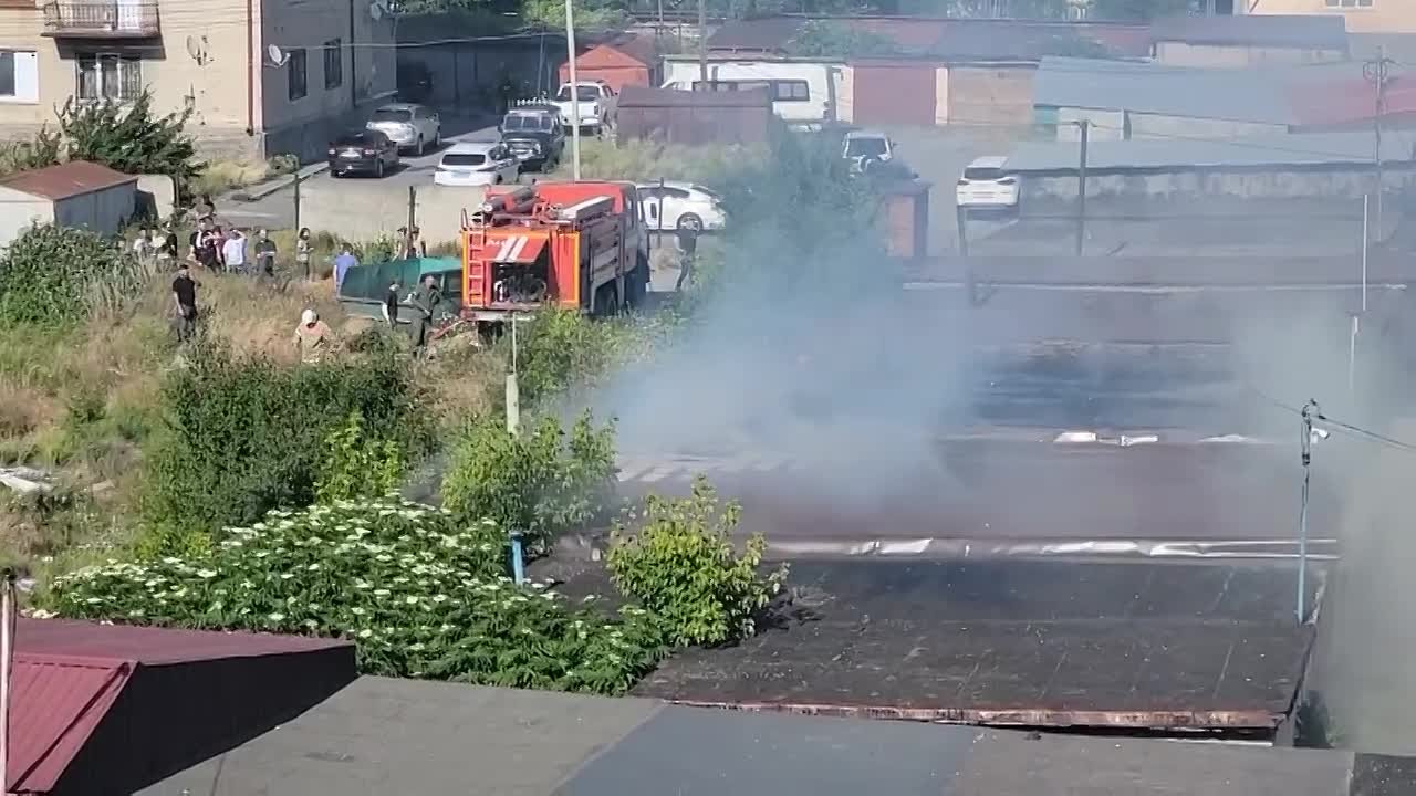 В Цхинвале на улице Остаева пожар