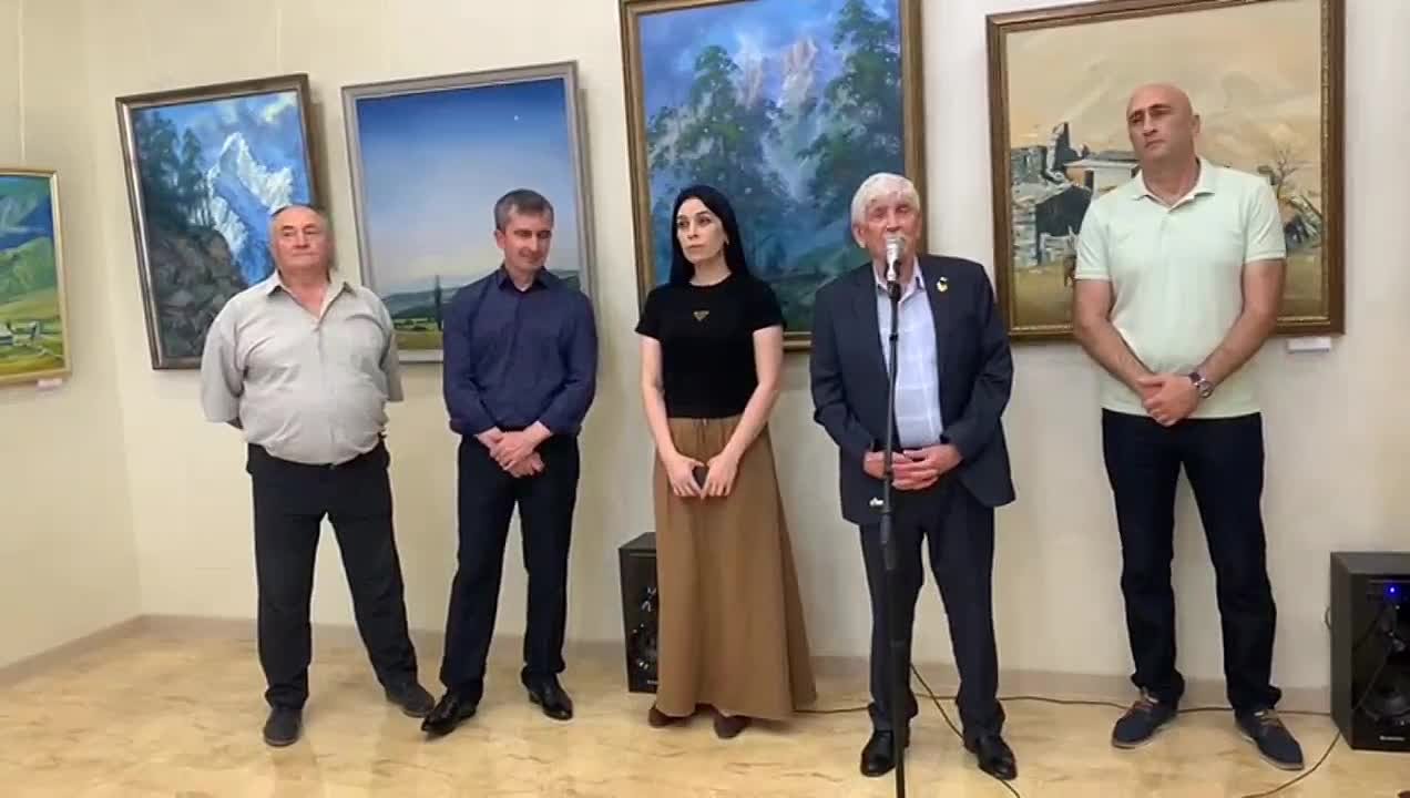 В выставочном зале Союза художников в Цхинвале открылась выставка работ Залины Битиевой и Вадима Джиоева «Родные мотивы»