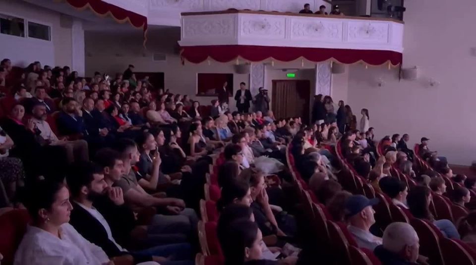 В Цхинвале проходит концерт хореографического ансамбля «Ирон» при управлении культуры администрации Цхинвала