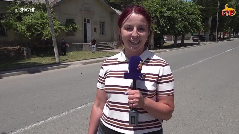 По инициативе главы администрации Знаурского района в поселке была проведена уборка территории