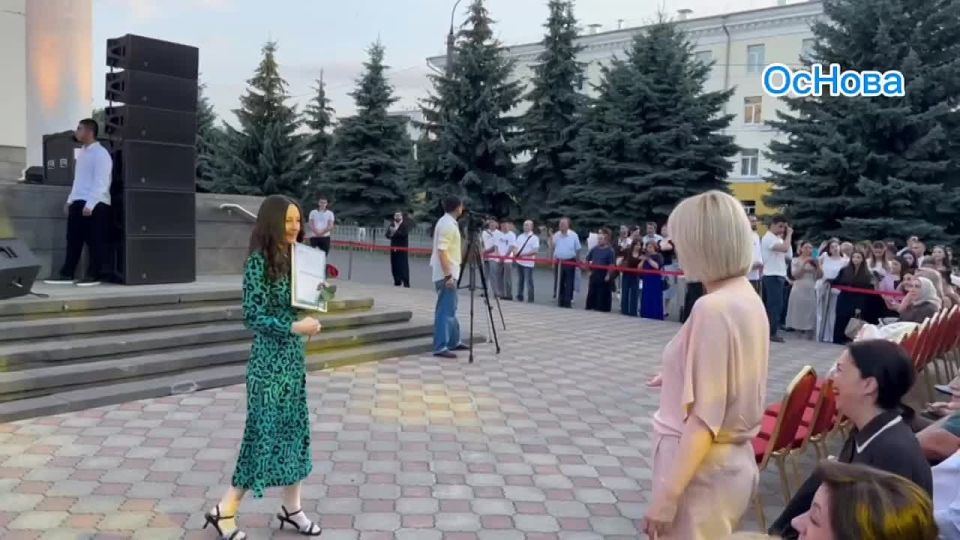 В 2025 году СОГУ выпустил 368 студентов-краснодипломников, из которых 134 получат диплом с отличием