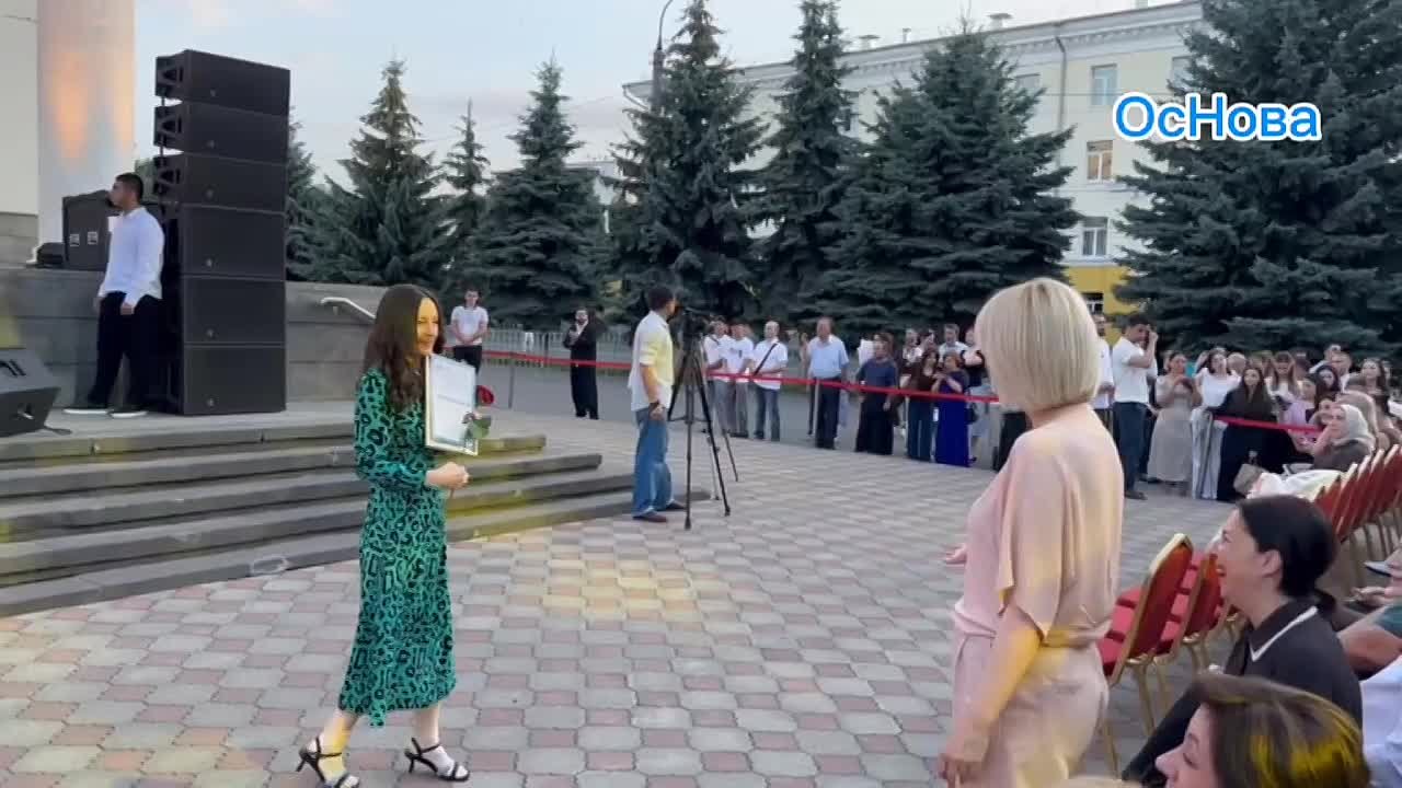 В 2025 году СОГУ выпустил 368 студентов-краснодипломников, из которых 134 получат диплом с отличием