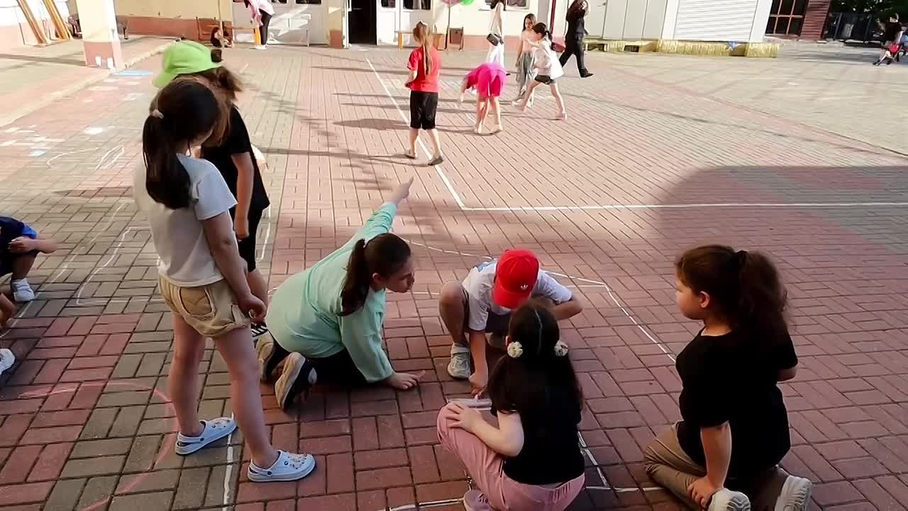 Торжество детства и единства: в Цхинвале дан старт первой смене лагеря «Фидн», смотрите наше видео