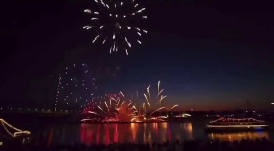 Девятнадцать человек, включая ребенка, получили ранения во время фейерверка на рейнской ярмарке в Дюссельдорфе