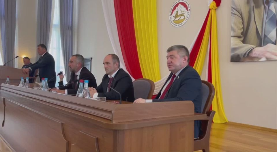Парламент Южной Осетии утвердил отчет о работе правительства за прошедший год