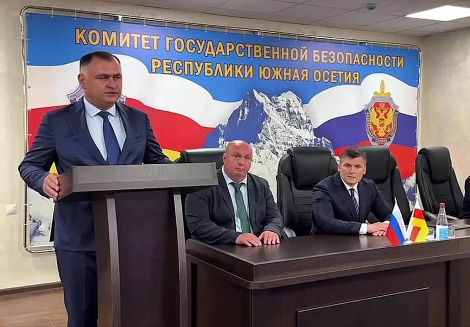 Алан Гаглоев представил Юрия Кадия коллективу КГБ
