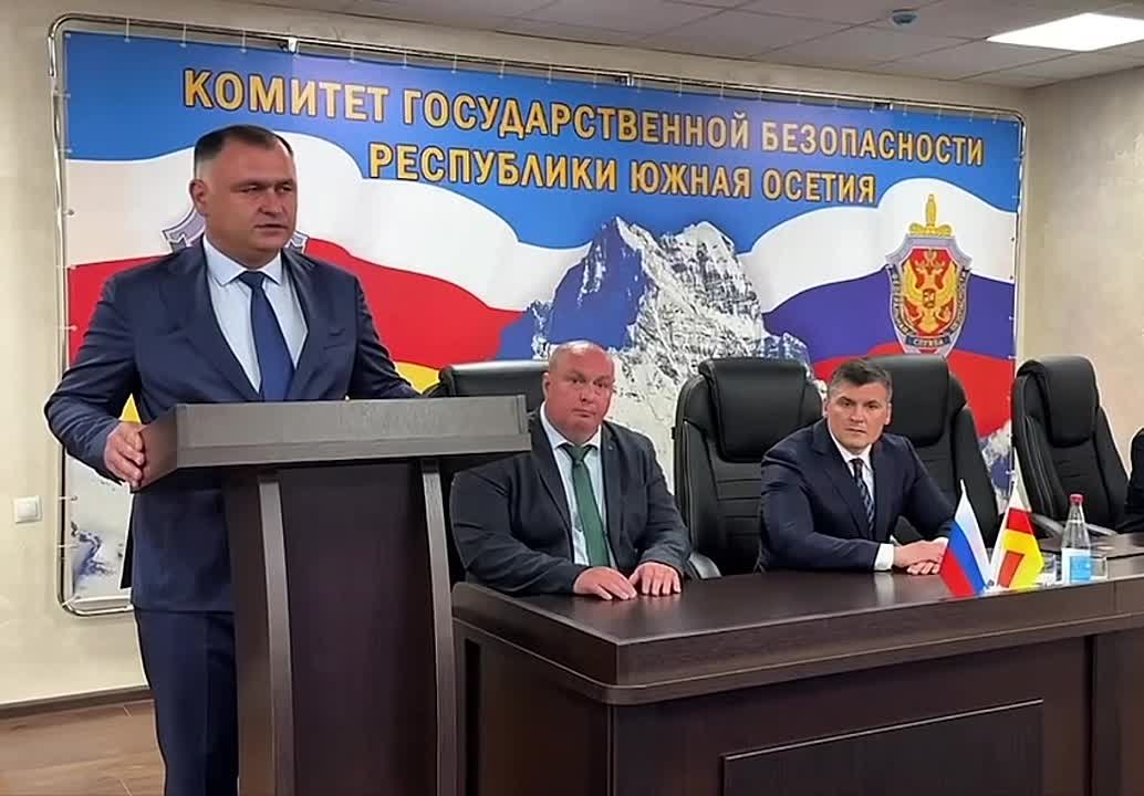 Алан Гаглоев представил Юрия Кадия коллективу КГБ