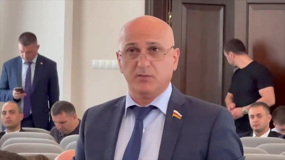 Минтруд Южной Осетии разъяснил причины приостановки пенсий гражданам РФ, проживающим в республике