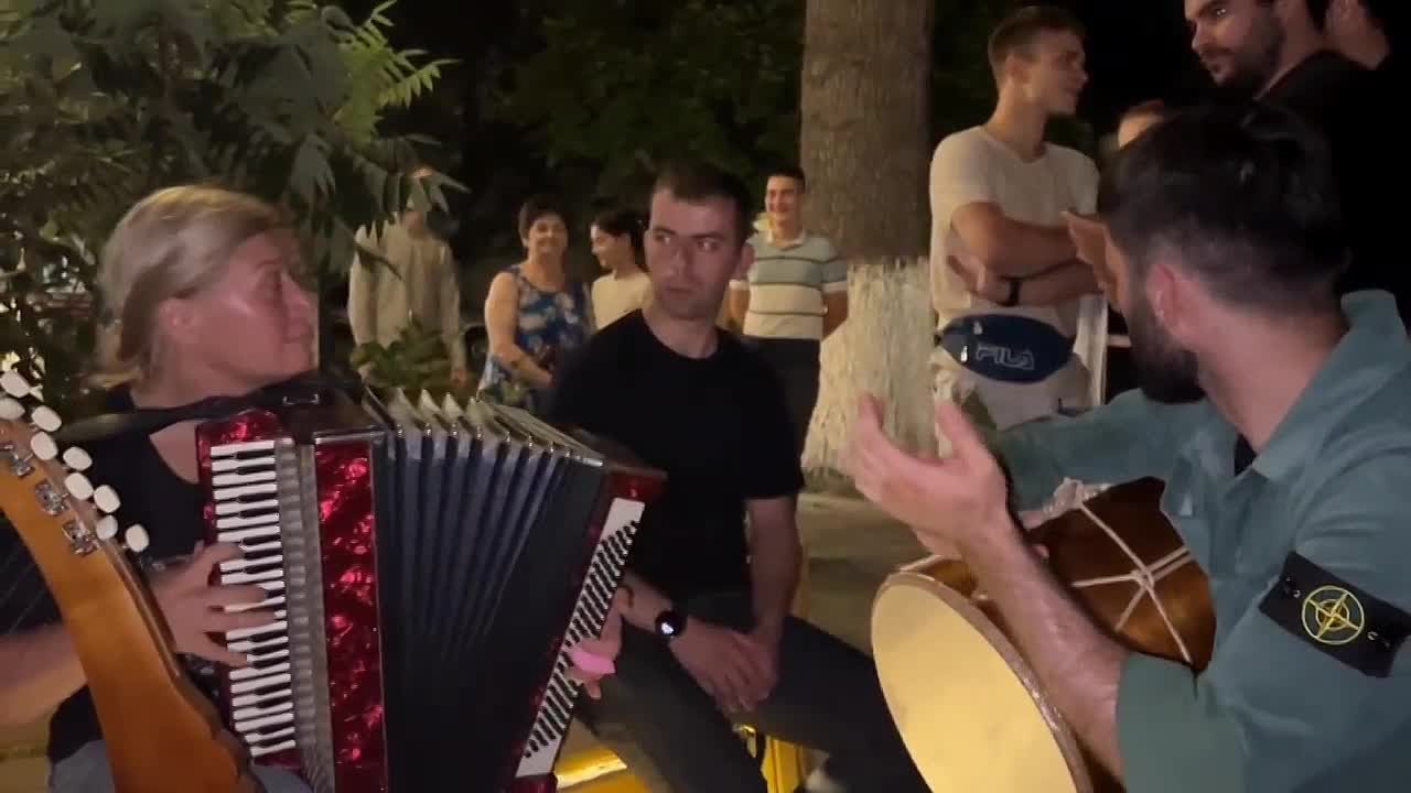 «Ирон хъазт» в Цхинвале: молодежь подарила горожанам праздник музыки и традиций
